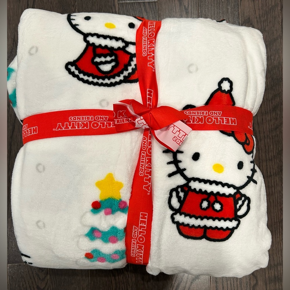 Hello Kitty plush blanket full/queen NWT